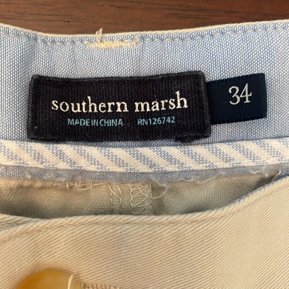 Southern Marsh khaki shorts. Size 34 - Picture 3 of 5